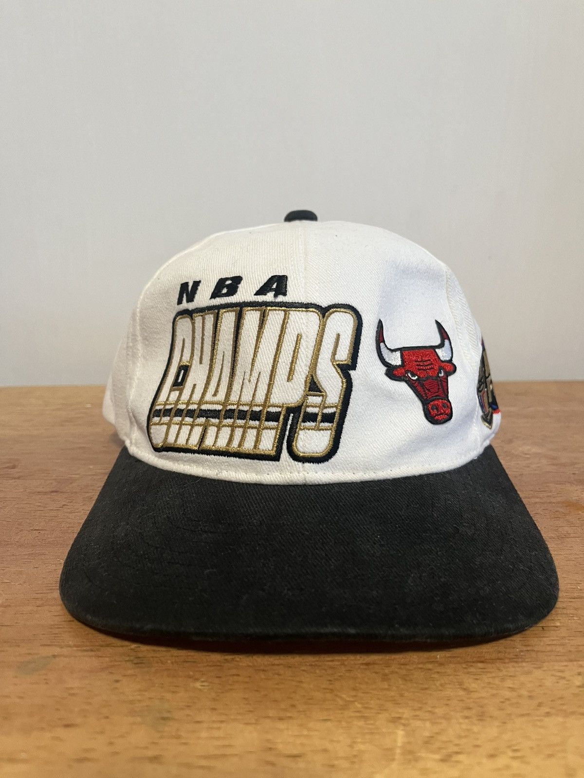 Starter 1996 Chicago Bulls NBA Champions starter snapback hat Size ONE SIZE - 1 Thumbnail