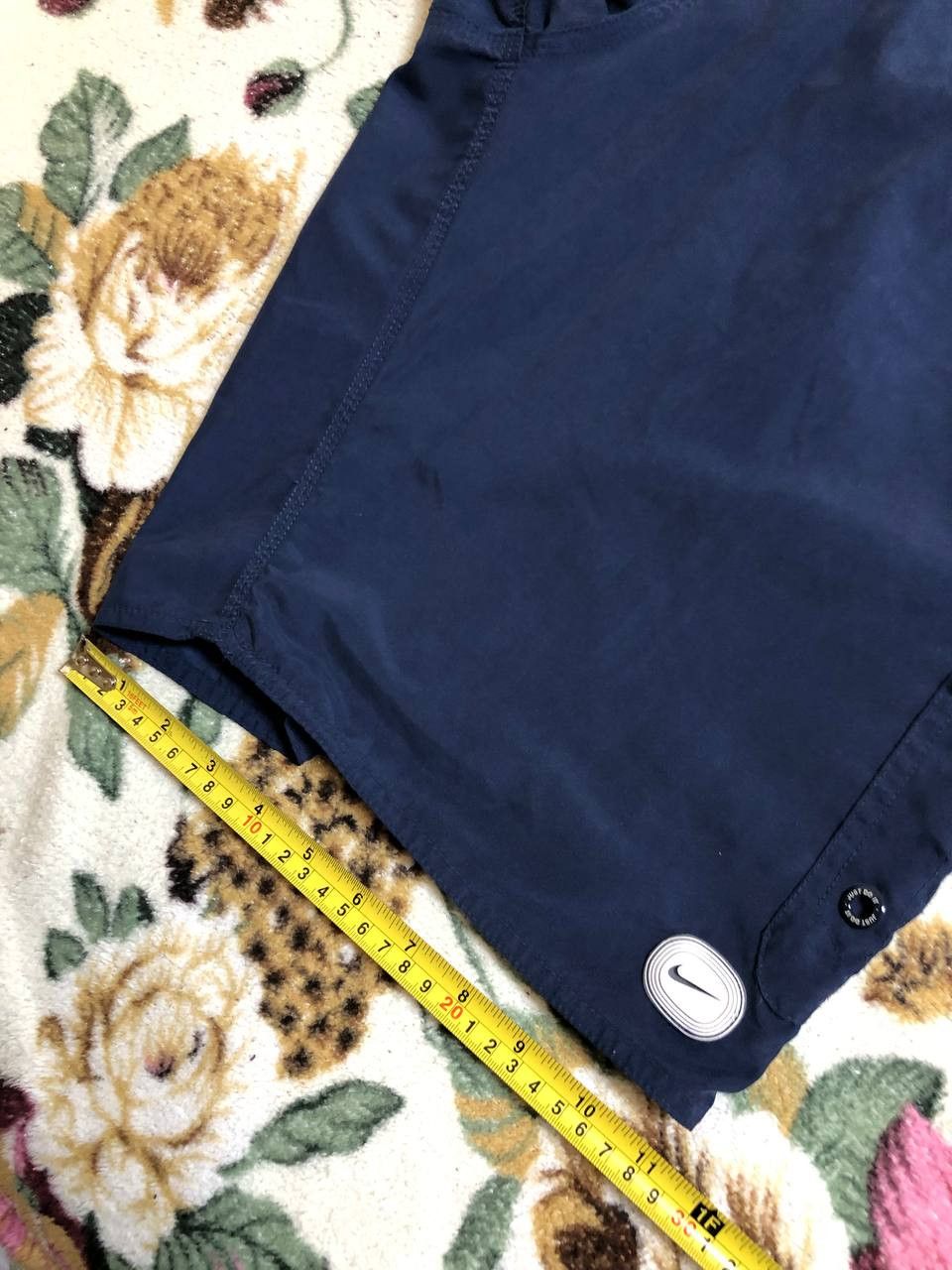 Nike Vintage Mens Vintage Nike nylon shorts 90s streetwear Size US 32 / EU 48 - 8 Thumbnail