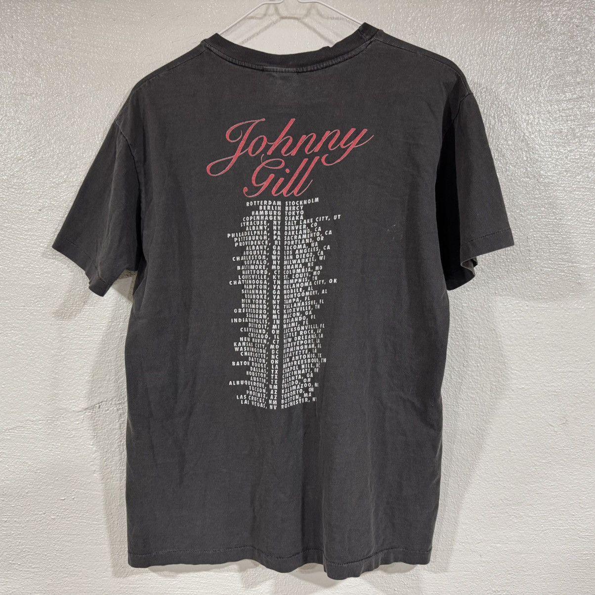 Hanes Vintage Johnny Gill Tour Shirt 1990 Size L Made In USA Size US L / EU 52-54 / 3 - 10 Thumbnail