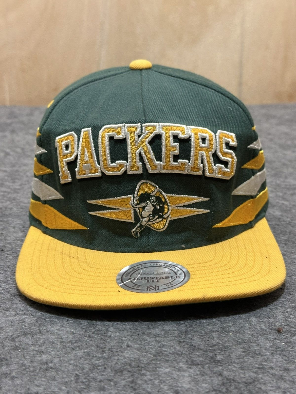 NFL Mitchell & Ness Green Bay Packers snapback hat. Size ONE SIZE - 1 Thumbnail