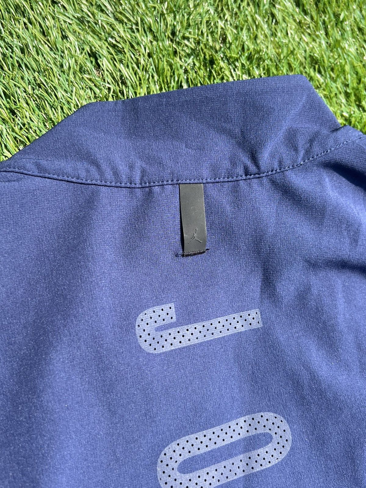 Jordan Brand Michigan Wolverines PE 1/4 Zip Sideline Nike Shield Size US L / EU 52-54 / 3 - 10 Thumbnail