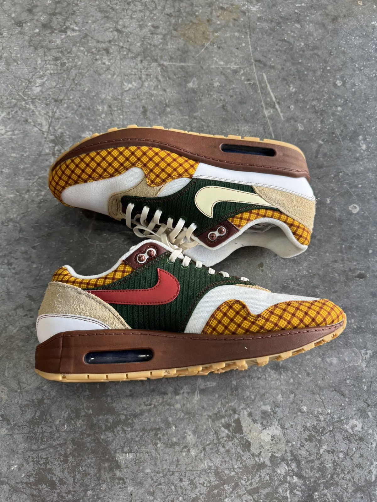 Nike Air Max 1 Susan Laika Size US 10 / EU 43 - 2 Thumbnail