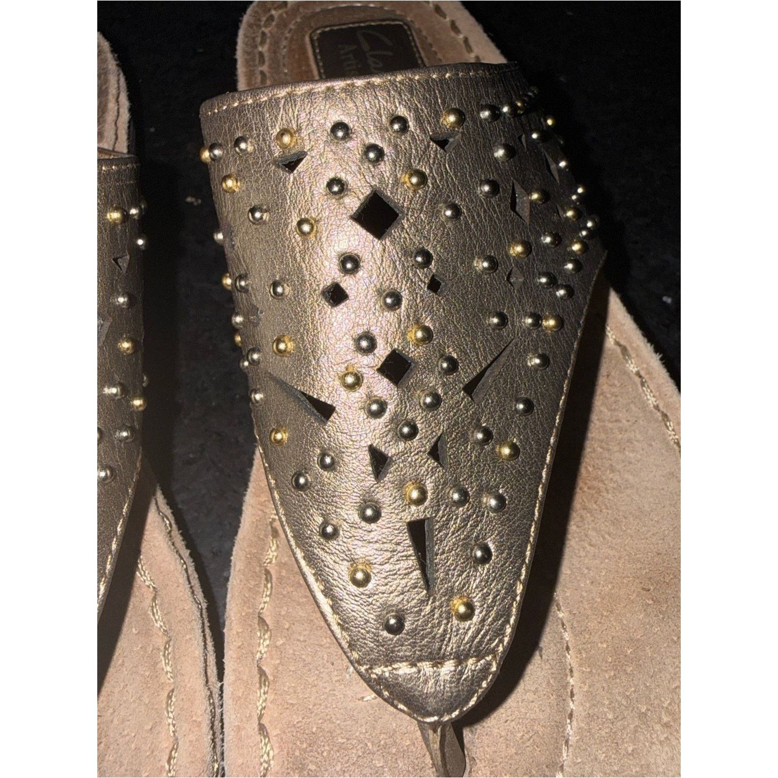 Clarks Clarks Metallic Subtle Gold Studded Thong Sandals 1.5” Heel Size US 9 / IT 39 - 6 Thumbnail