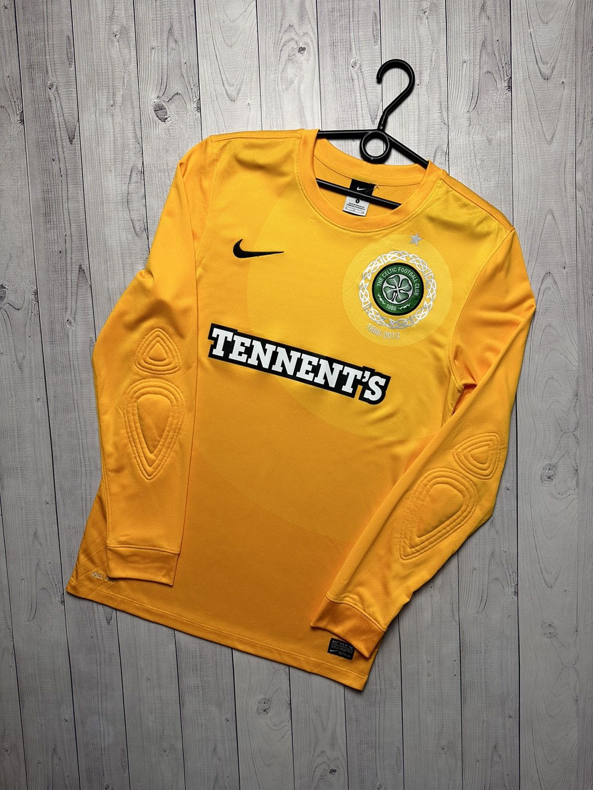 Vintage Nike Celtic goalkeeper soccer jersey size S yellow