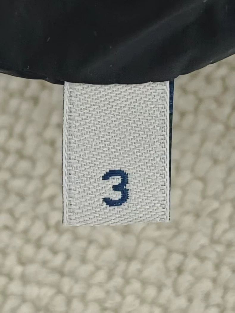 Moncler MonclerMasked logo color-block down jacket 2503-Nextarrow Size US L / EU 52-54 / 3 - 7 Thumbnail