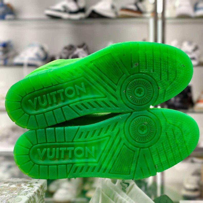 Louis Vuitton LV Trainer Fluorescent Green Sneaker Size 7-2506 Size US 7 / EU 40 - 8 Thumbnail