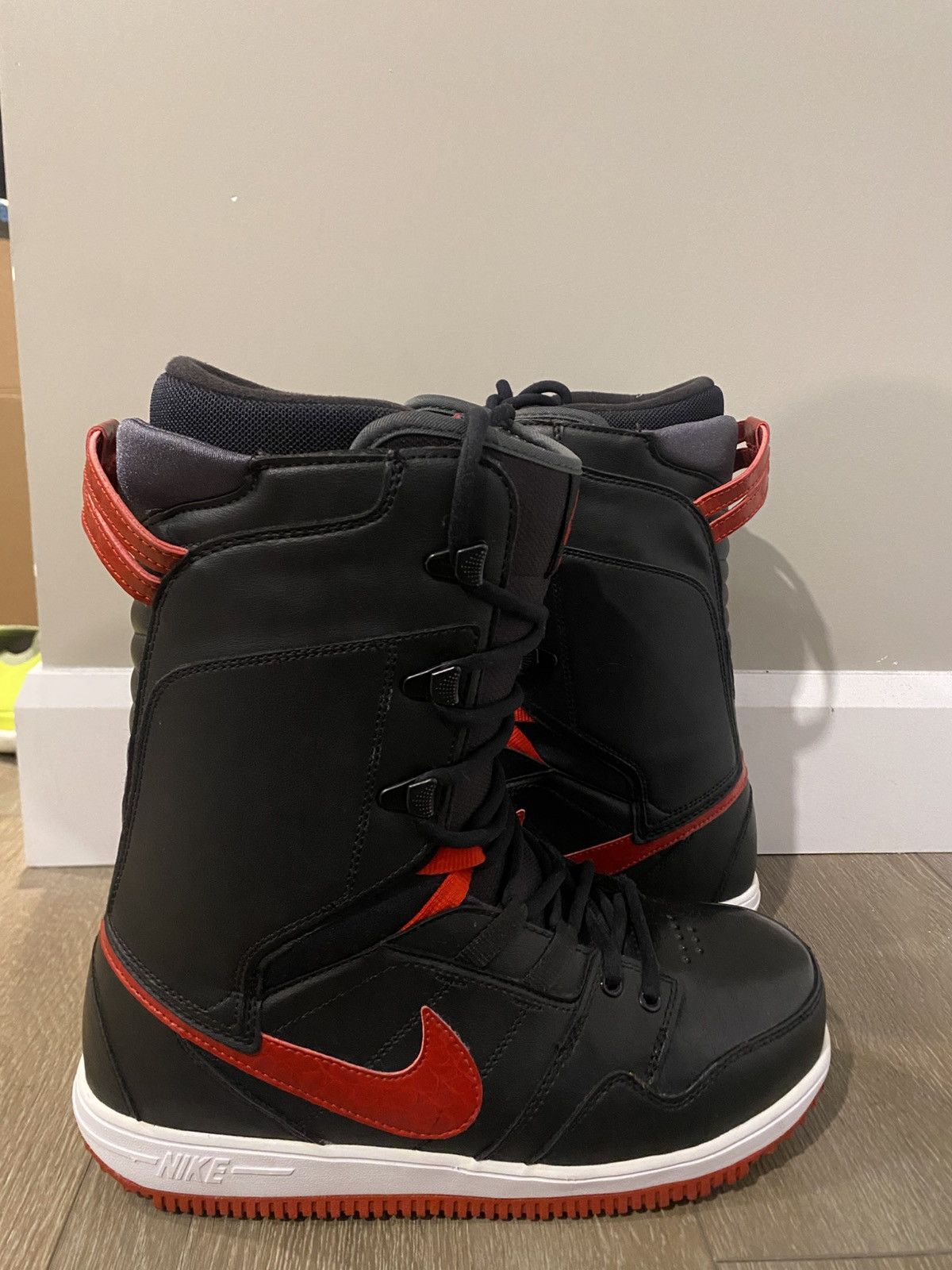 Red nike snowboard boots sales