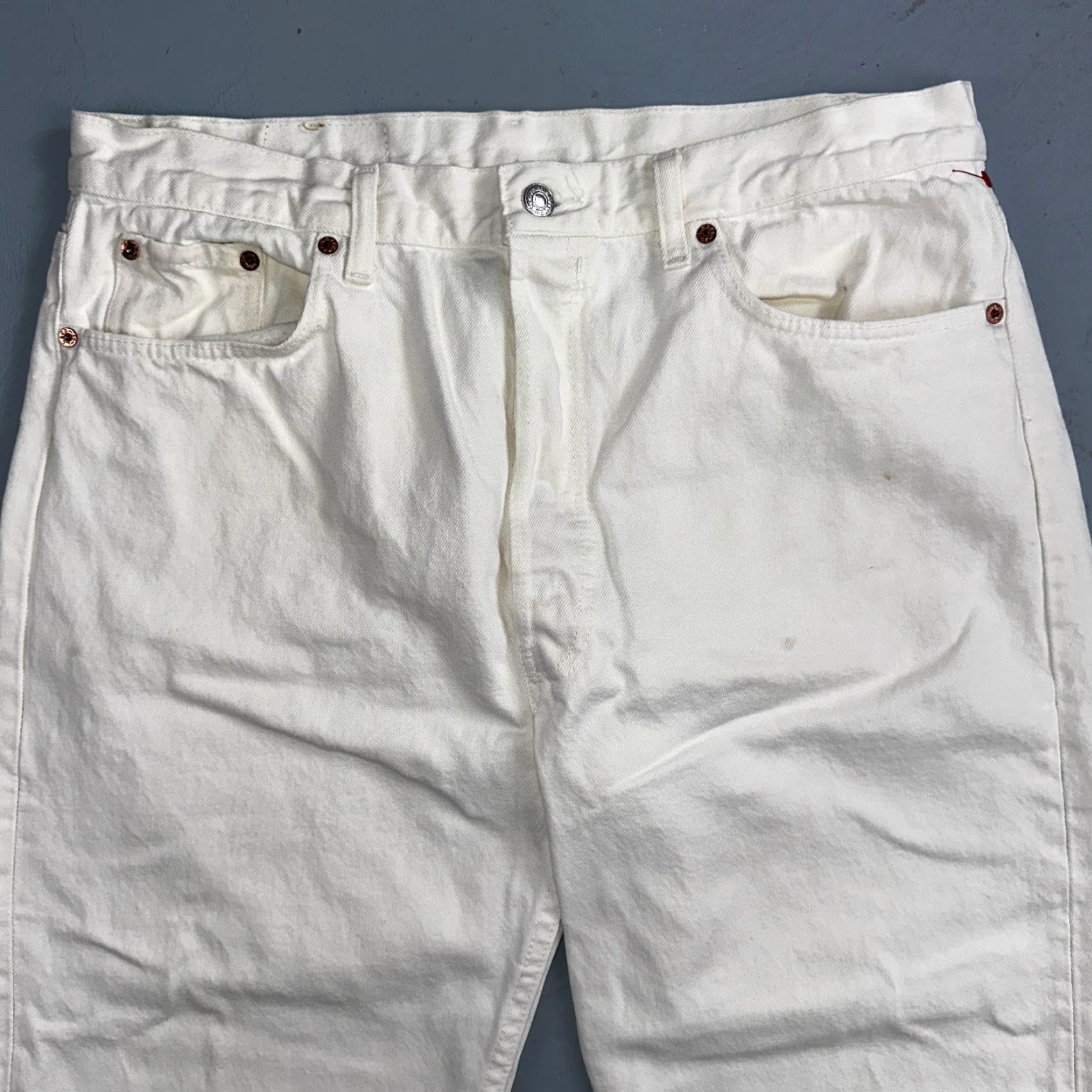 Levi's VINTAGE Levi's 501 Jeans Men Regular Fit Straight Leg 80s USA Light Wash 38x32 Size US 38 / EU 54 - 2 Thumbnail