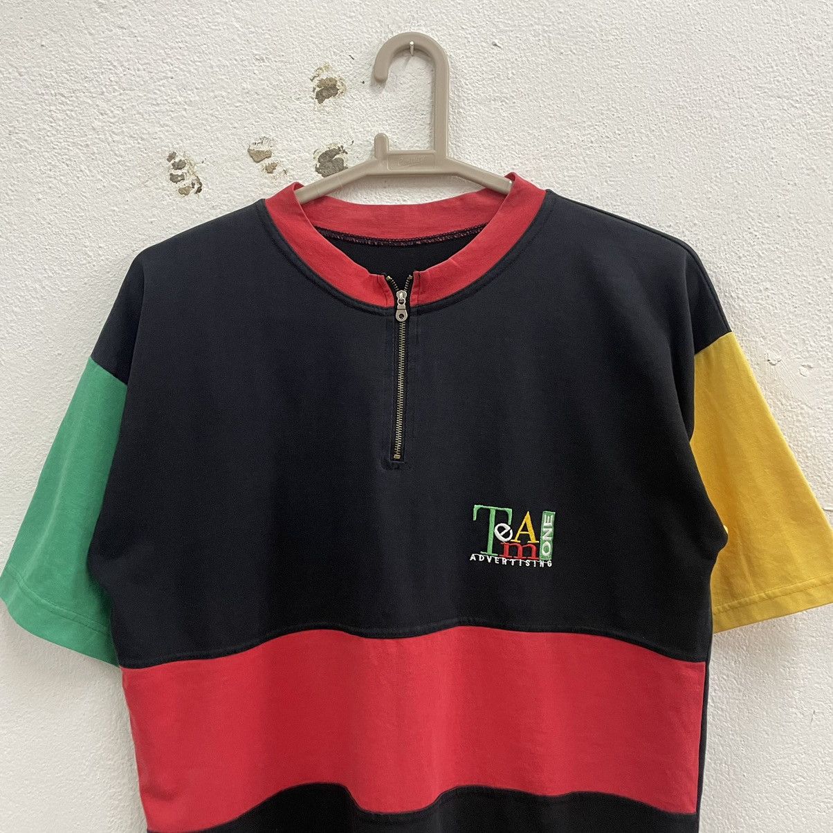 Vintage 🔥Team One Advertising Colour Block Half Zipper Sportwear Tee Size US L / EU 52-54 / 3 - 3 Thumbnail