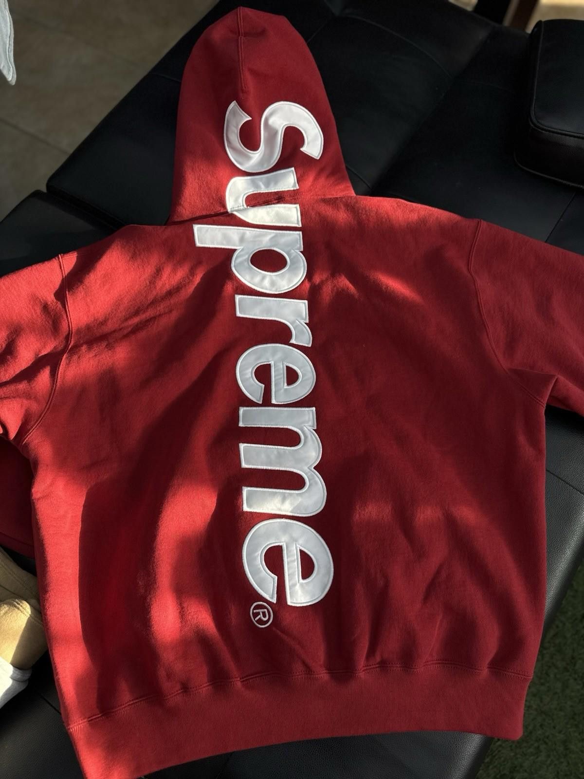 Supreme Size L - Supreme Red Appliqué Hooded Sweatshirt (FW25) Size US L / EU 52-54 / 3 - 4 Thumbnail