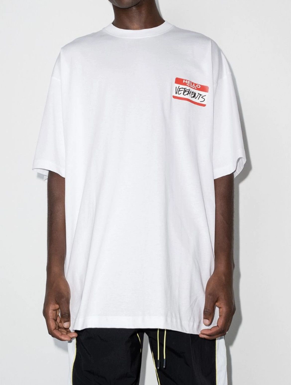 Vetements VETEMENTS Oversize Size S T-shirt - dmc Size US S / EU 44-46 / 1 - 1 Thumbnail