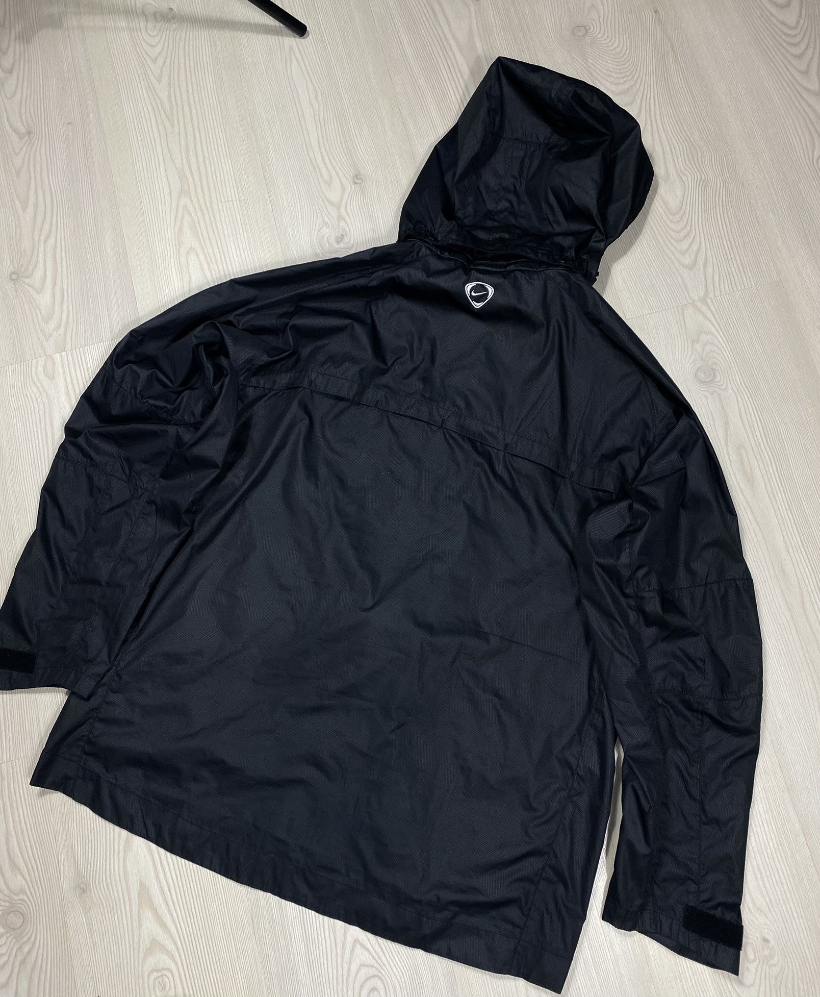 Nike Aston Villa Football Coat 2008 Hooded Stormfit Waterproof Size US L / EU 52-54 / 3 - 6 Thumbnail