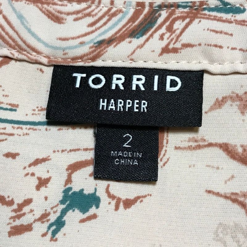 Other Torrid Harper V-Neck 3/4 Roll-Tab Sleeve Blouse 2X Size XXL / US 16-18 / IT 52-54 - 4 Thumbnail