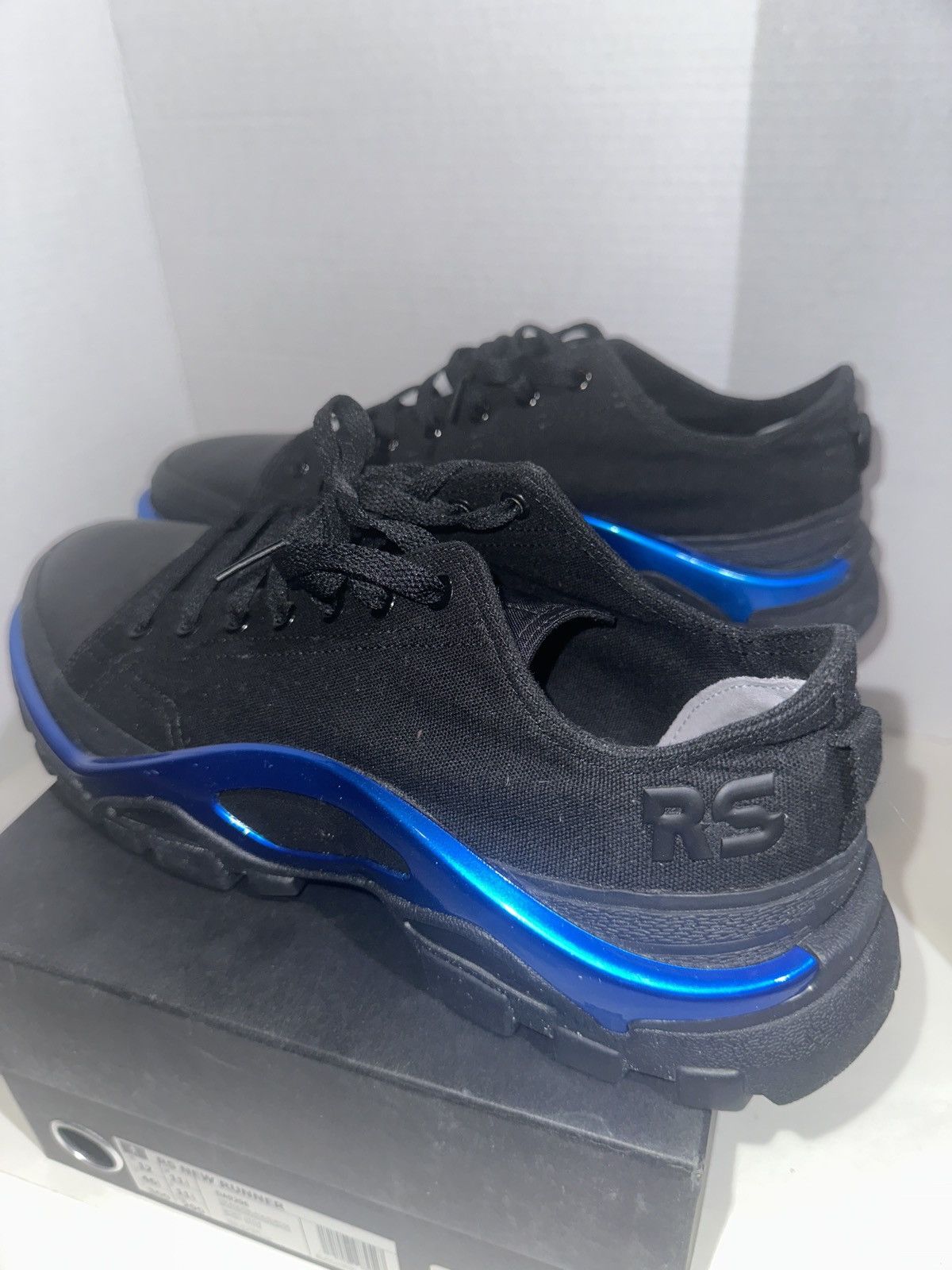 Adidas × Raf Simons RAF Simons New Runner Black/Metallic Blue DS US12 Size US 12 / EU 45 - 2 Thumbnail