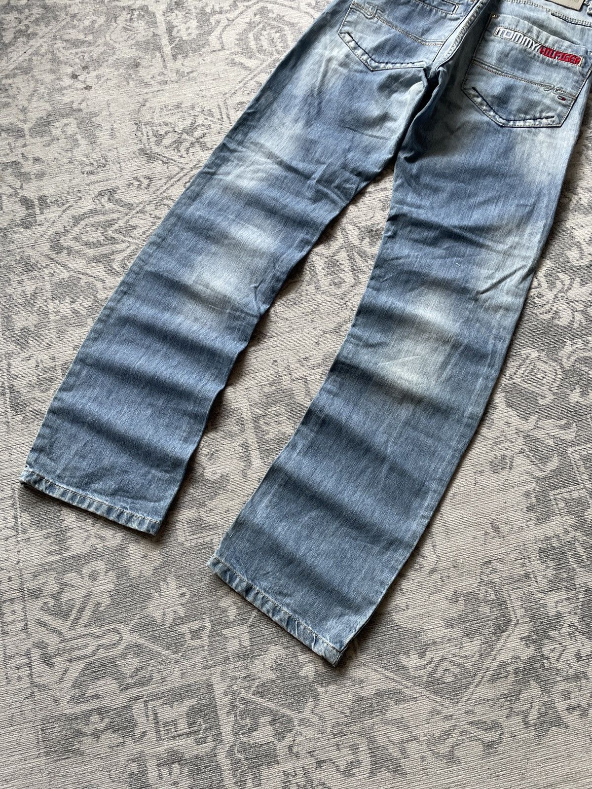 Vintage Vintage Flared Faded Jeans Tommy Hilfiger Big Logo Washed Size US 32 / EU 48 - 2 Thumbnail
