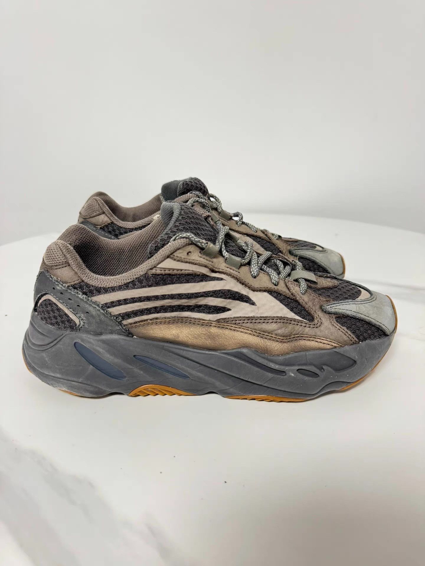 Adidas adidas Yeezy Boost 700 V2 Geode Q10 Size US 8 / EU 41 - 1 Thumbnail