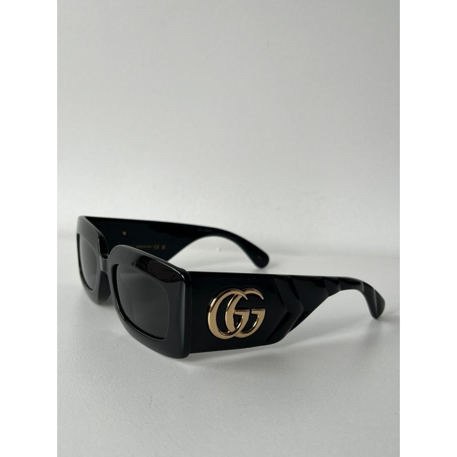 Gucci NEW Gucci GG0811S Black Scalloped Arm Sunglasses Size ONE SIZE - 5 Thumbnail