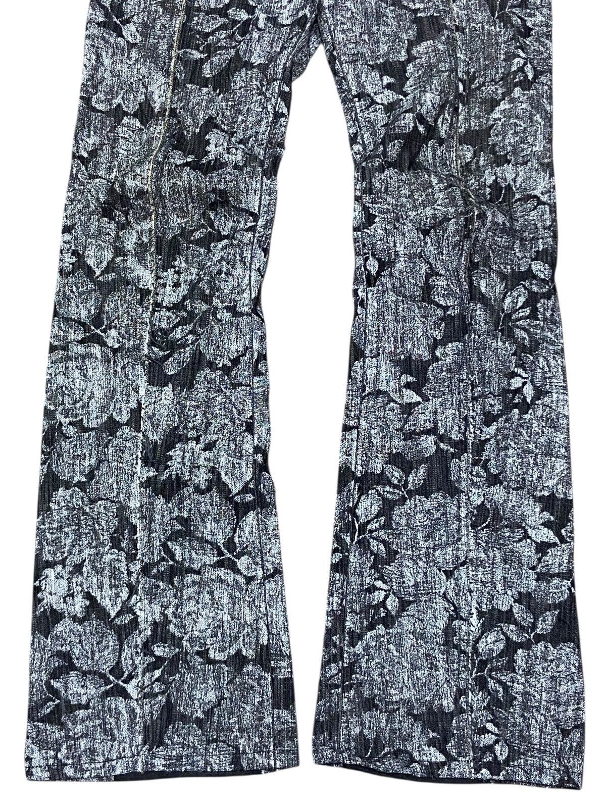 Tornado Mart 00’s 💥 Edge Rupert Flower Jeans Flared Pants Size US 29 - 10 Thumbnail
