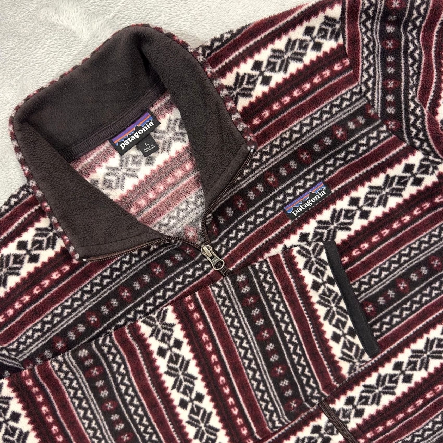 Patagonia Y2K Patagonia Fleece Full Zip Jacket Burgundy Geometric Fair Isle Mens Large Size US L / EU 52-54 / 3 - 2 Thumbnail