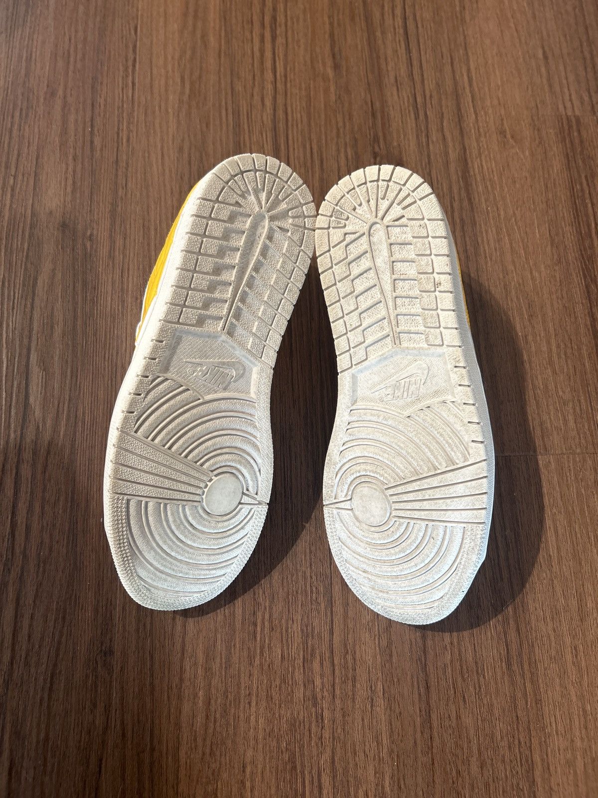Jordan Brand × Nike Air Jordan 1 Centre Court Size US 10 / EU 43 - 5 Thumbnail
