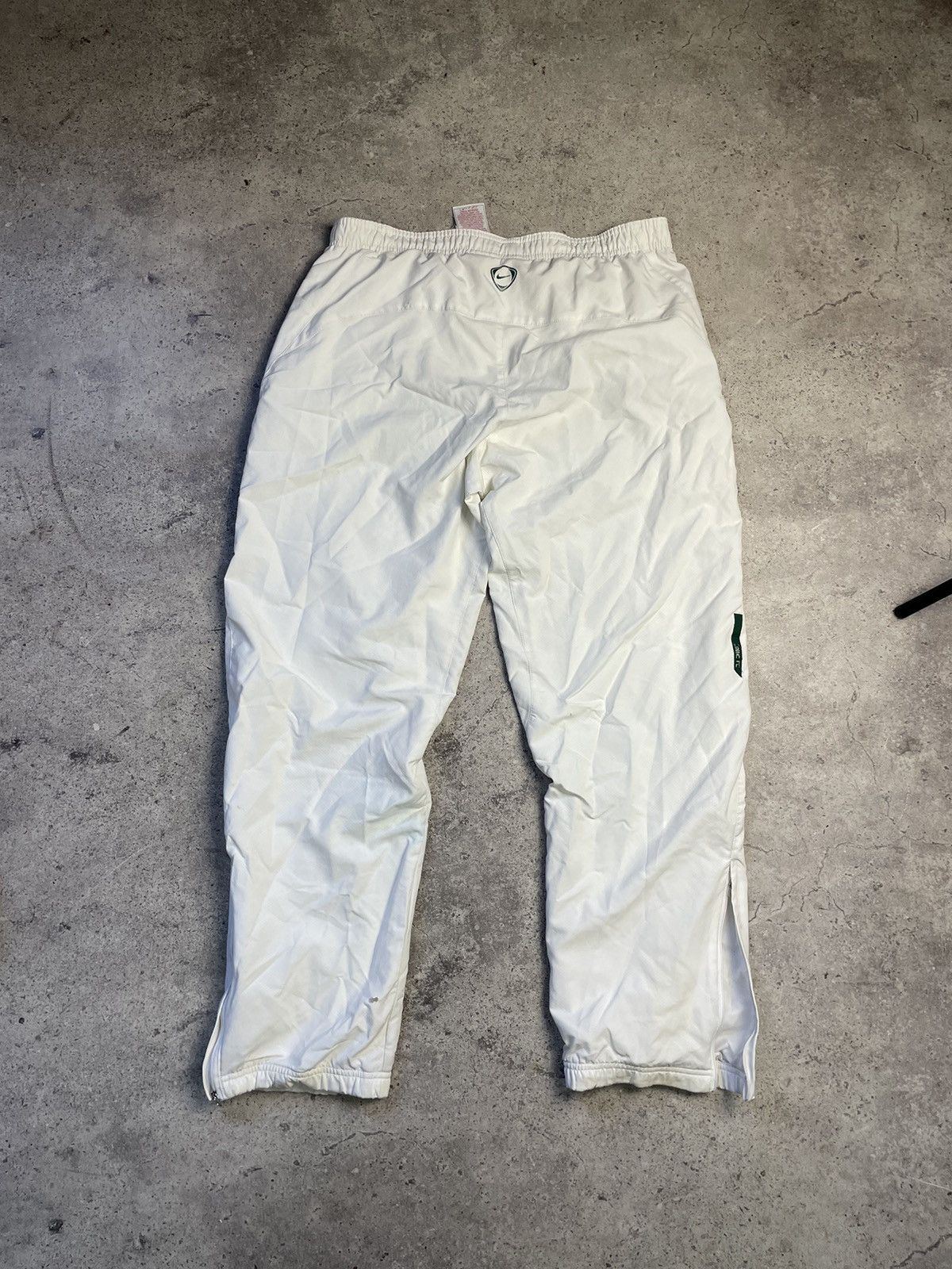 Nike Vintage Nike Celtic Track Pants Y2K Size US 32 / EU 48 - 6 Thumbnail