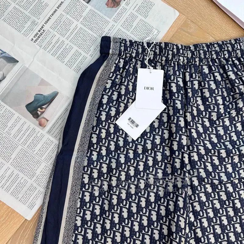 Dior Dior Navy Women's Casual Pants . Size 22" - 3 Thumbnail