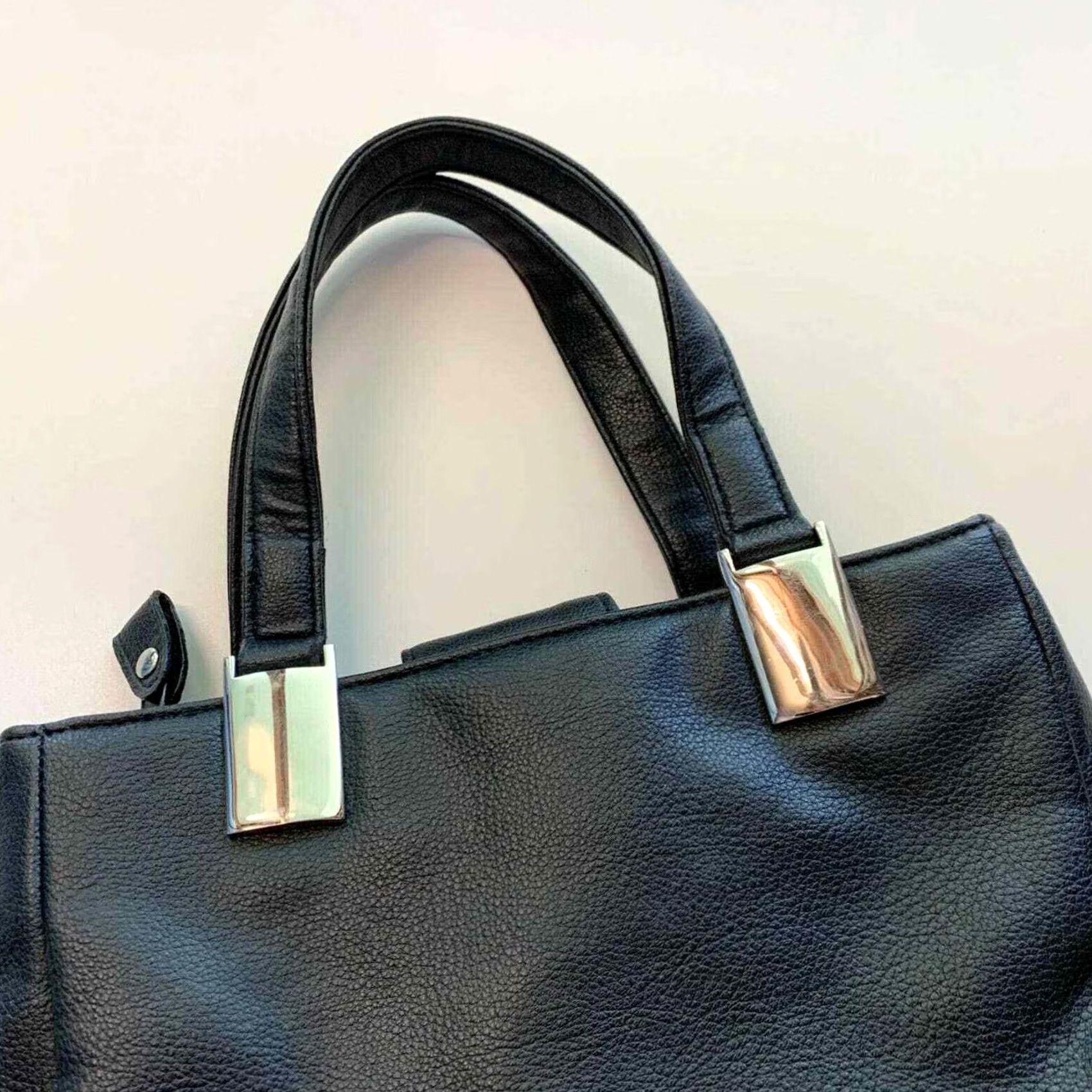 Vintage VINTAGE CAPEZIO Black Vinyl Handbag Purse Satchel/Top Handle Bag Women Size ONE SIZE - 3 Thumbnail