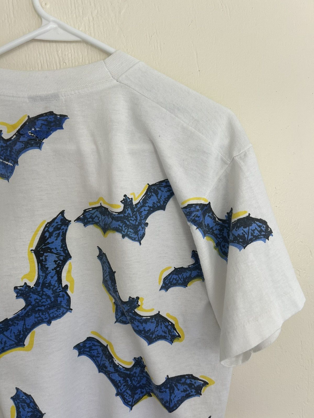 DC Comics 1988 Vintage Batman AOP Bats DC Comics T-shirt Size US L / EU 52-54 / 3 - 12 Thumbnail