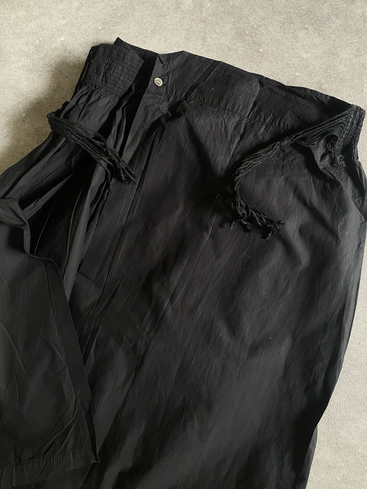 Issey Miyake 90s Plantation Black Bondage Skirts Size 28" / US 6 / IT 42 - 3 Thumbnail