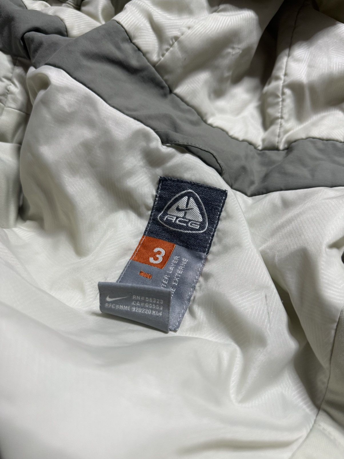 Nike ACG 00s Nike ACG Jacket Outdoor Rare Vintage Logo Drill Size US L / EU 52-54 / 3 - 15 Thumbnail