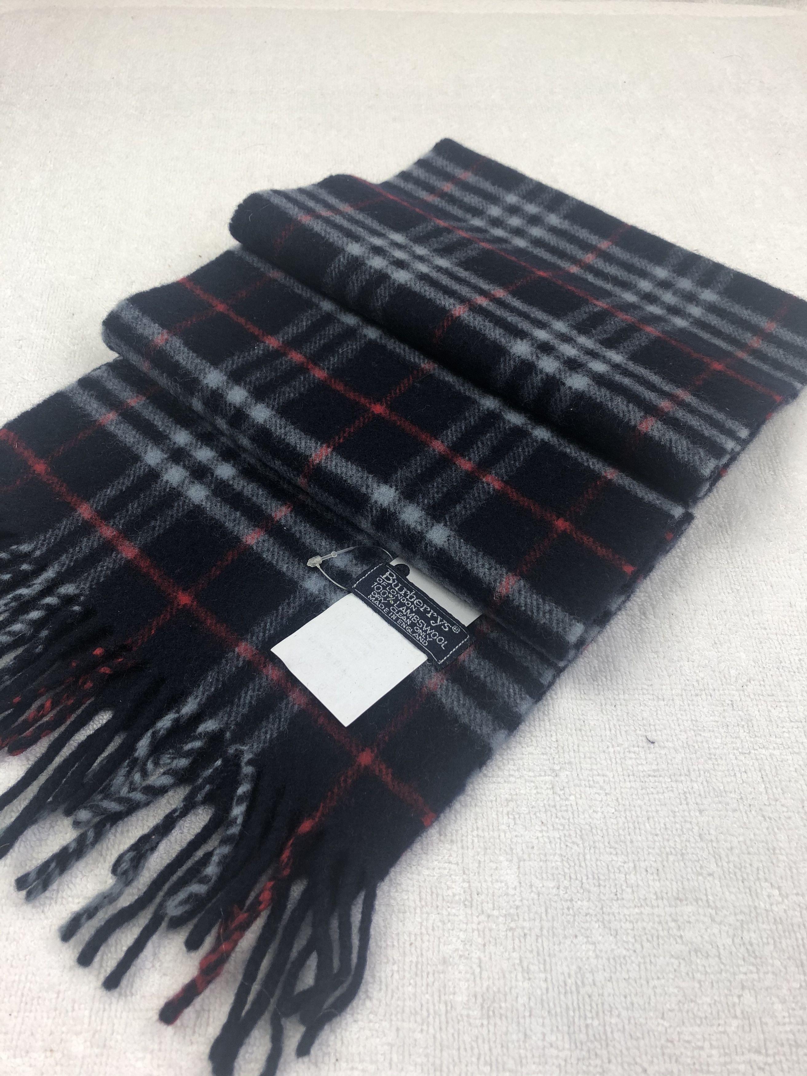 Burberry Burberry Nova Check Scarf / Muffler / Neckwear Size ONE SIZE - 2 Thumbnail