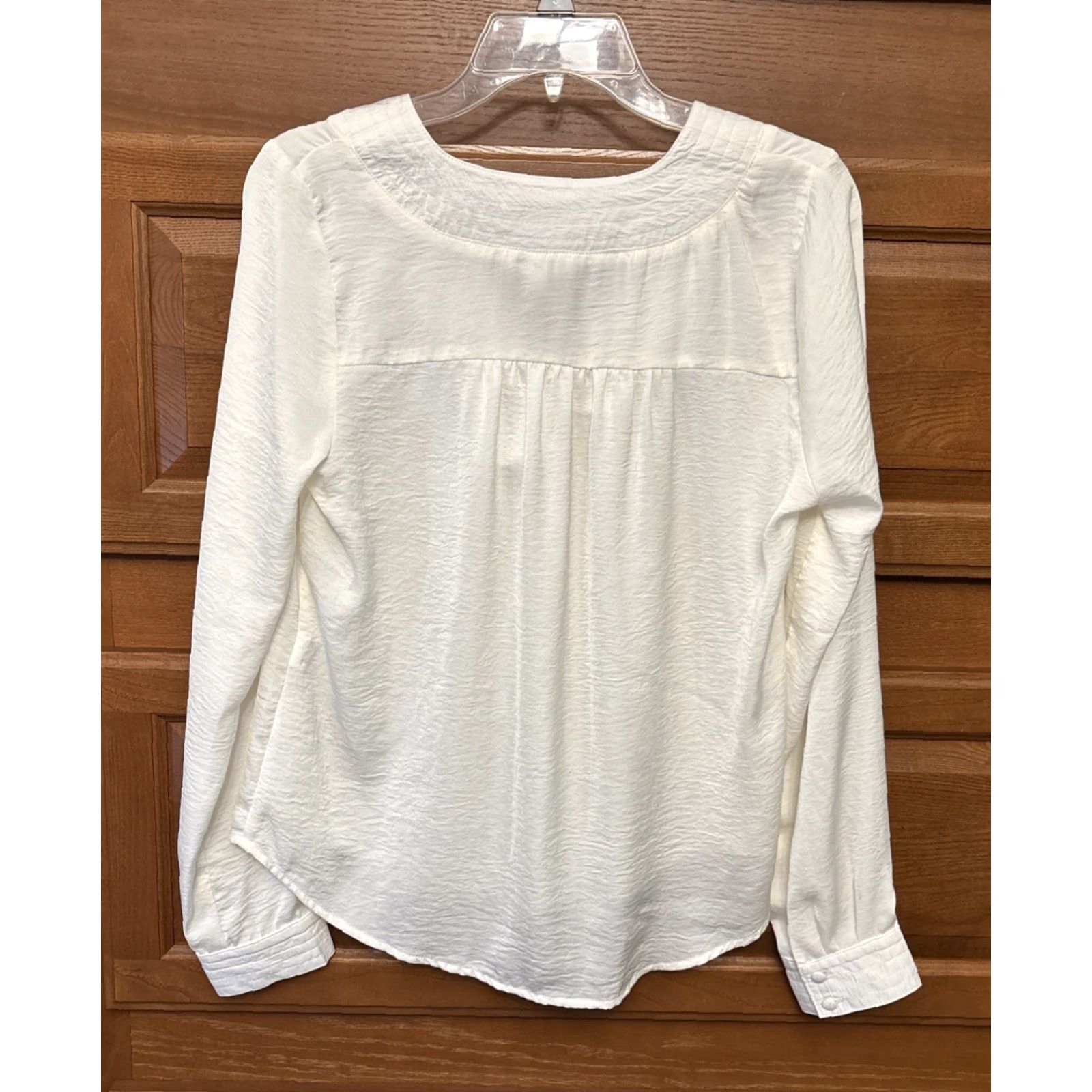 Vintage MINE Blouse Women's Shirt Long Sleeve V-Neck Ivory 2097 NWT M Size Medium Button-Cuff Classic Vintage No Size M / US 6-8 / IT 42-44 - 2 Thumbnail