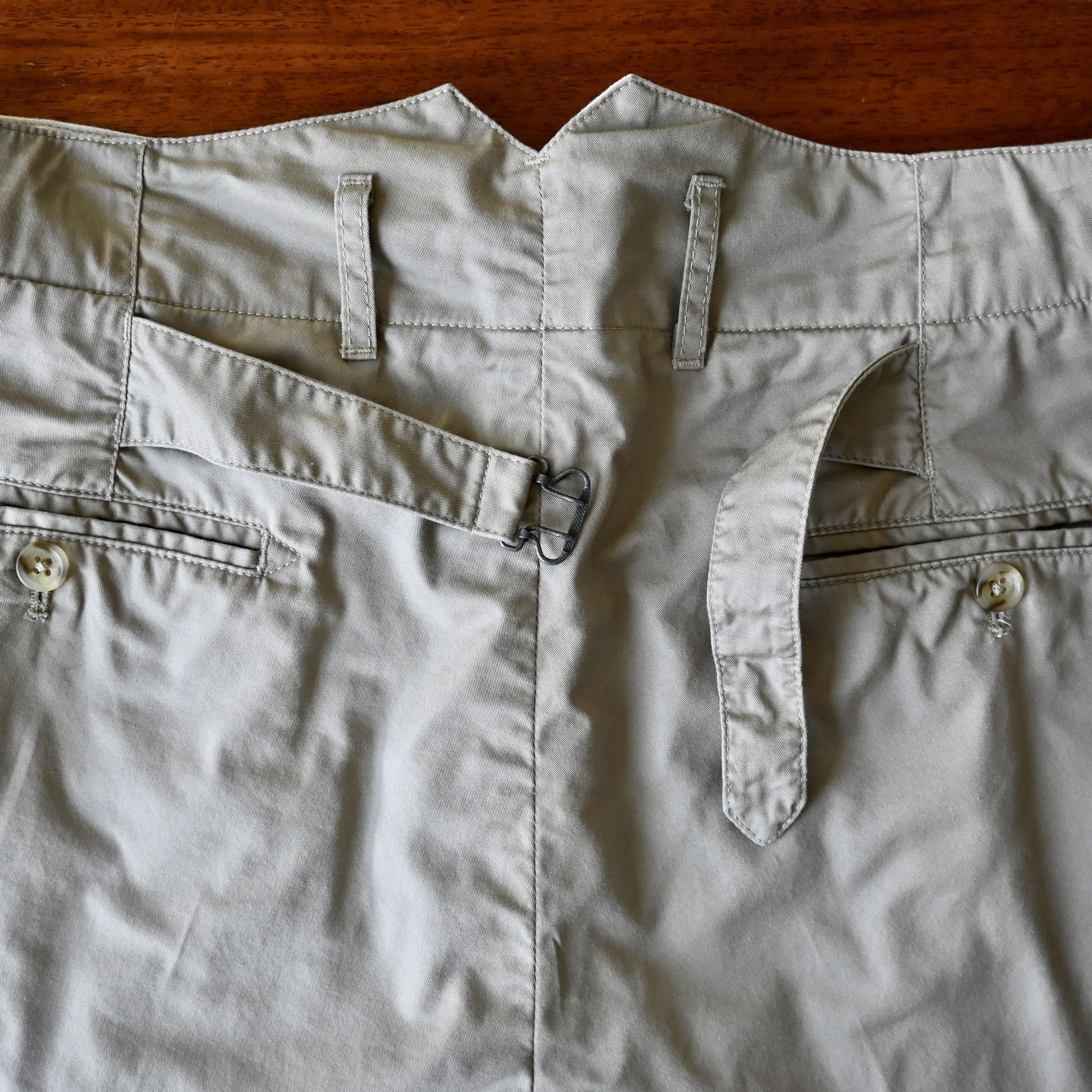Engineered Garments Engineered Garments buckled back plus-four 3/4 twill shorts Size US 32 / EU 48 - 12 Thumbnail