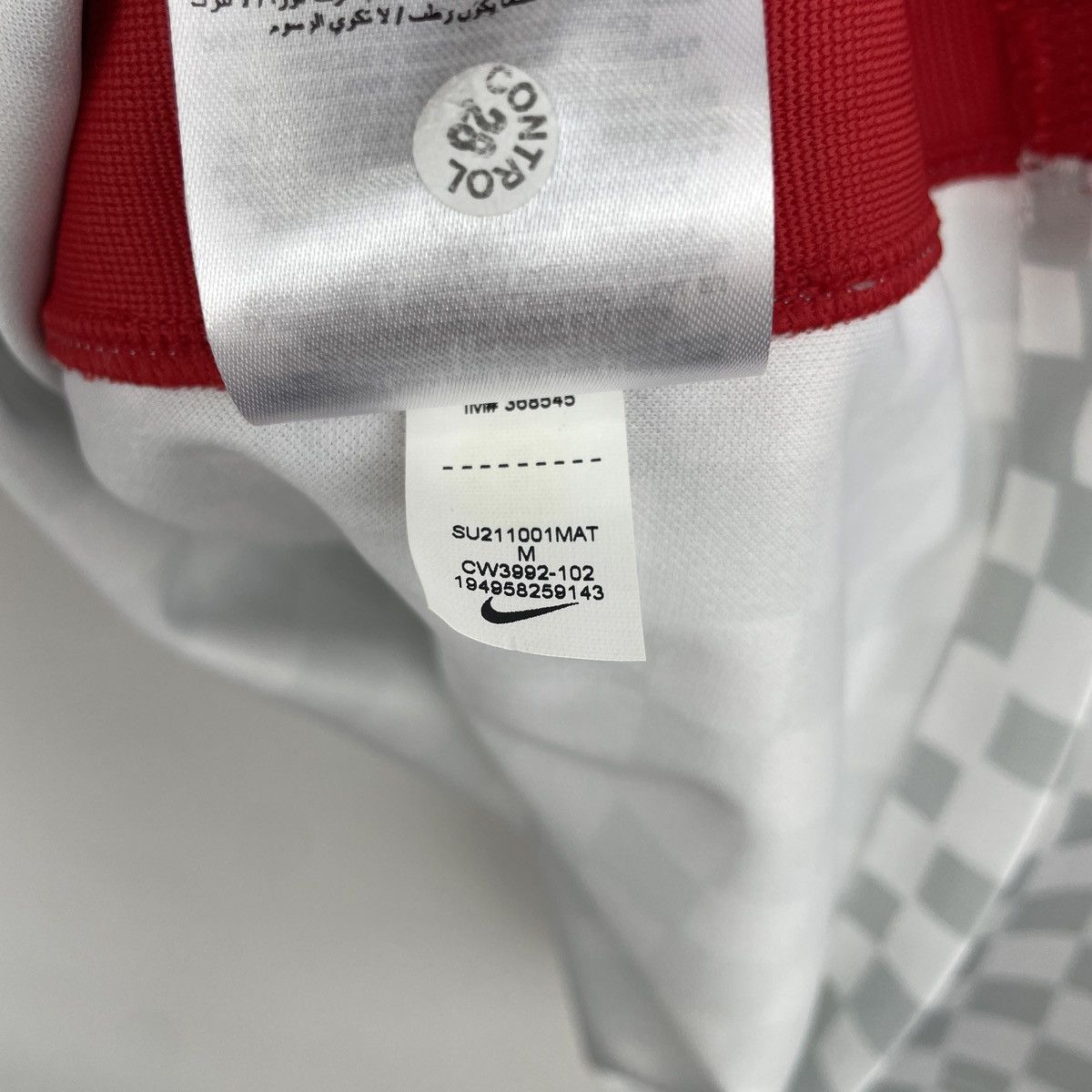Nike FC Augsburg Away Nike Men’s Jersey Shirt 2021/2022 size M Size US M / EU 48-50 / 2 - 6 Thumbnail