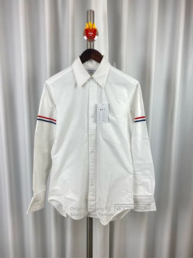 Thom Browne Thom Browne Sleeve Badge Shirt Men's Durable Oxford Shirt Size US S / EU 44-46 / 1 - 1 Thumbnail