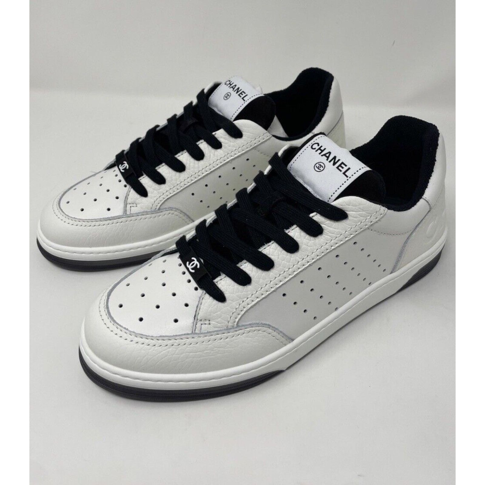 Chanel Chanel Grained Calfskin Fabric Womens Logo Sneakers 39 Size US 8 / IT 38 - 3 Thumbnail