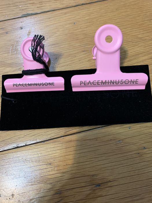 peaceminusone Peaceminusone bulldog clip Pink | Grailed