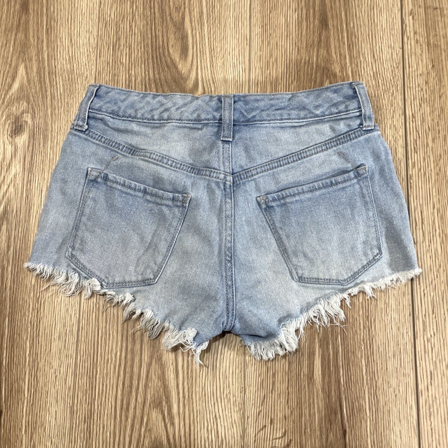 Mossimo Mossimo Womens Denim Cutoff Shorts Size 2 Blue Floral Embroidered Cotton Size 26" / US 2 / IT 38 - 6 Thumbnail