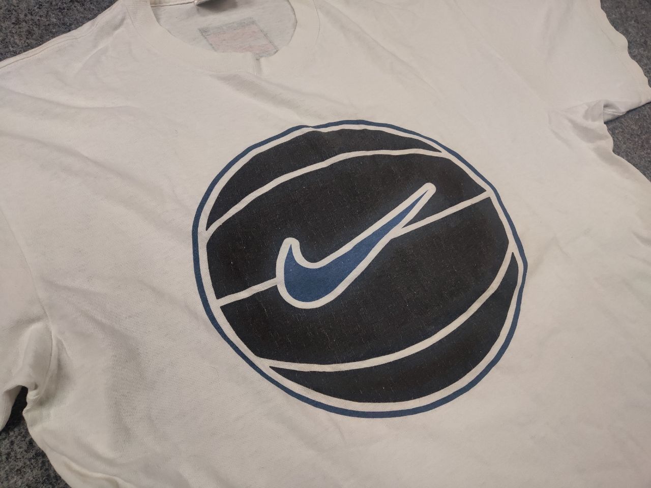 Nike Vintage 90's Nike Basketball Camp Center Swoosh Tee T-Shirt Size US M / EU 48-50 / 2 - 7 Thumbnail