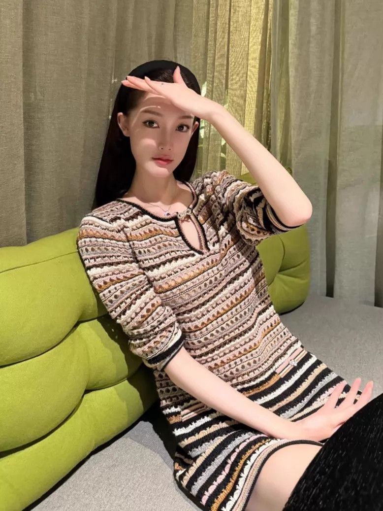Chanel Chanel Gold-plated fine-flashed bow button dress Size XS / US 0-2 / IT 36-38 - 8 Thumbnail