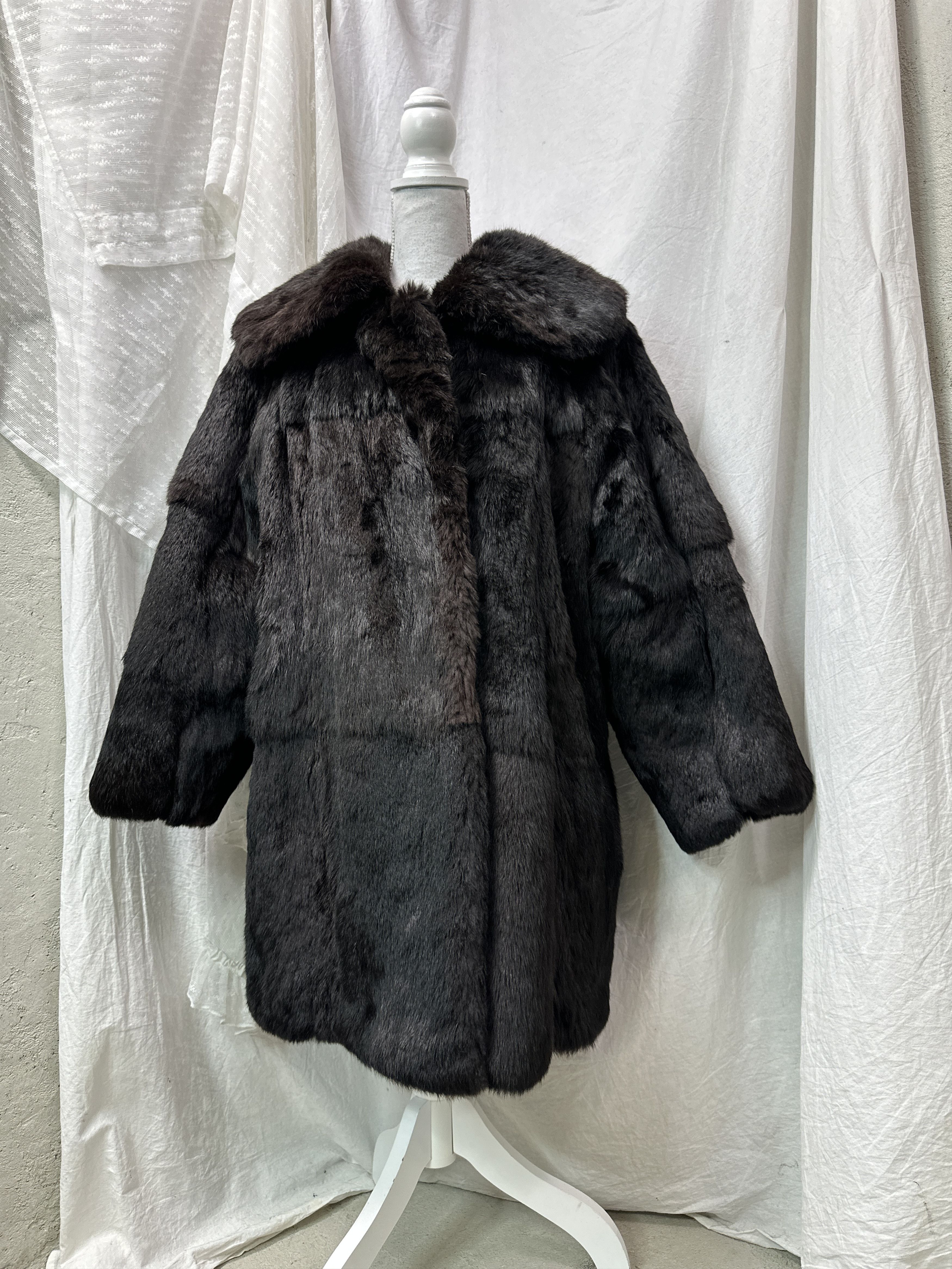Vintage Vintage Old Money Oversized Chocolate Brown Rabbit Fur 80s Size XL / US 12-14 / IT 48-50 - 1 Thumbnail