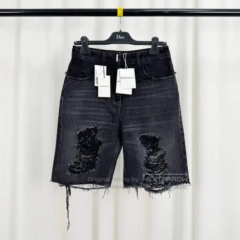 Givenchy Givenchy Women's Summer Grey Cotton Logo Shorts . Size 26" / US 2 / IT 38 - 1 Thumbnail