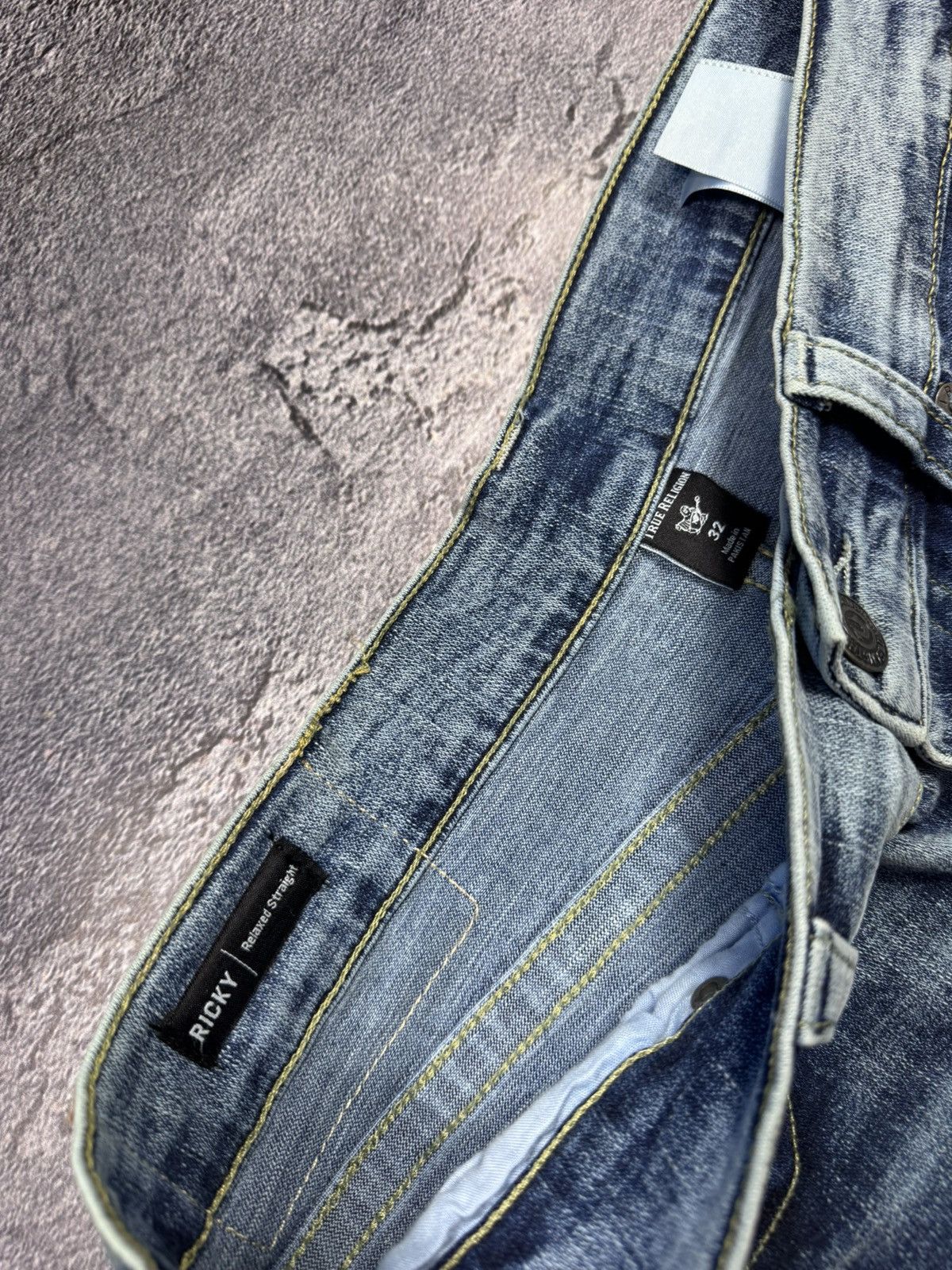 True Religion True Religion "Ricky" Relaxed Straight Jeans Size US 32 / EU 48 - 3 Thumbnail