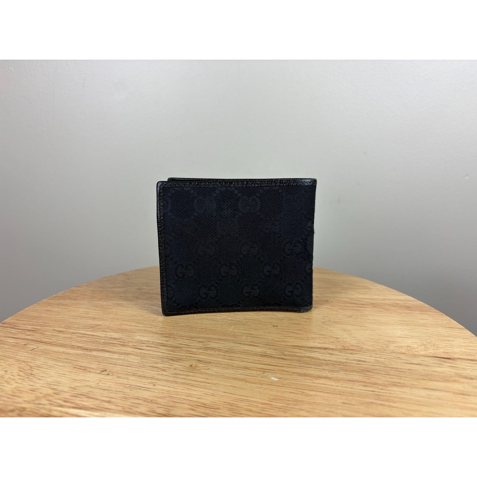 Gucci Authentic Gucci Vintage Bifold Wallet Black GG Size ONE SIZE - 2 Thumbnail
