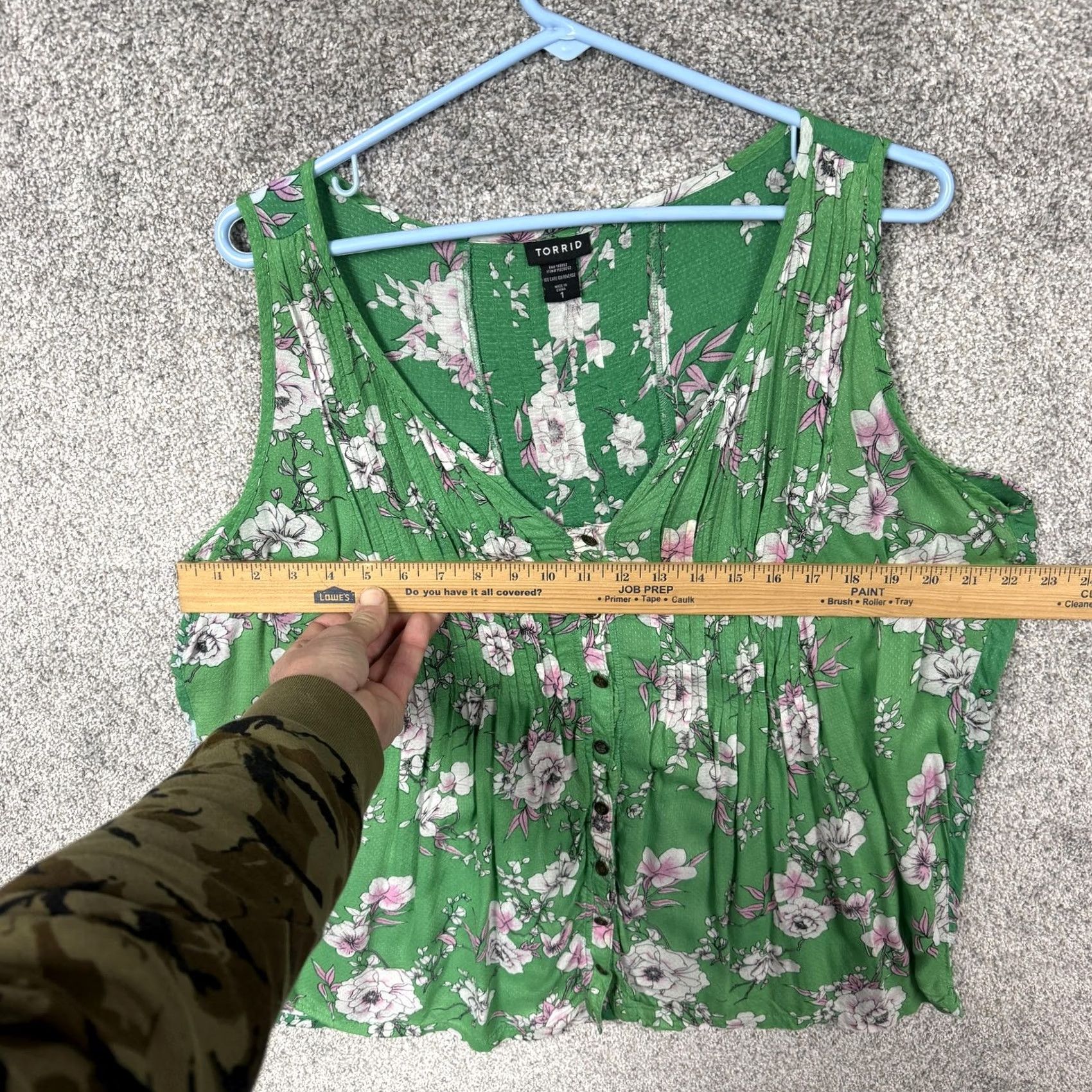 Torrid Torrid Womens Tank Top Green Floral Sleeveless V-Neck Button Front Pintuck Casual Summer Plus Size 1 Size XS / US 0-2 / IT 36-38 - 3 Thumbnail