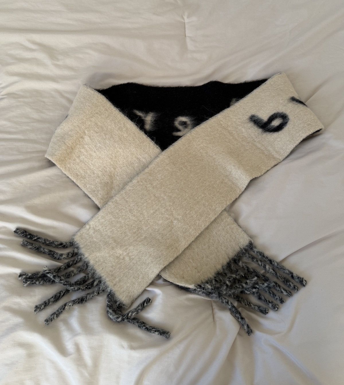 Burberry Burberry Scarf Size ONE SIZE - 3 Thumbnail