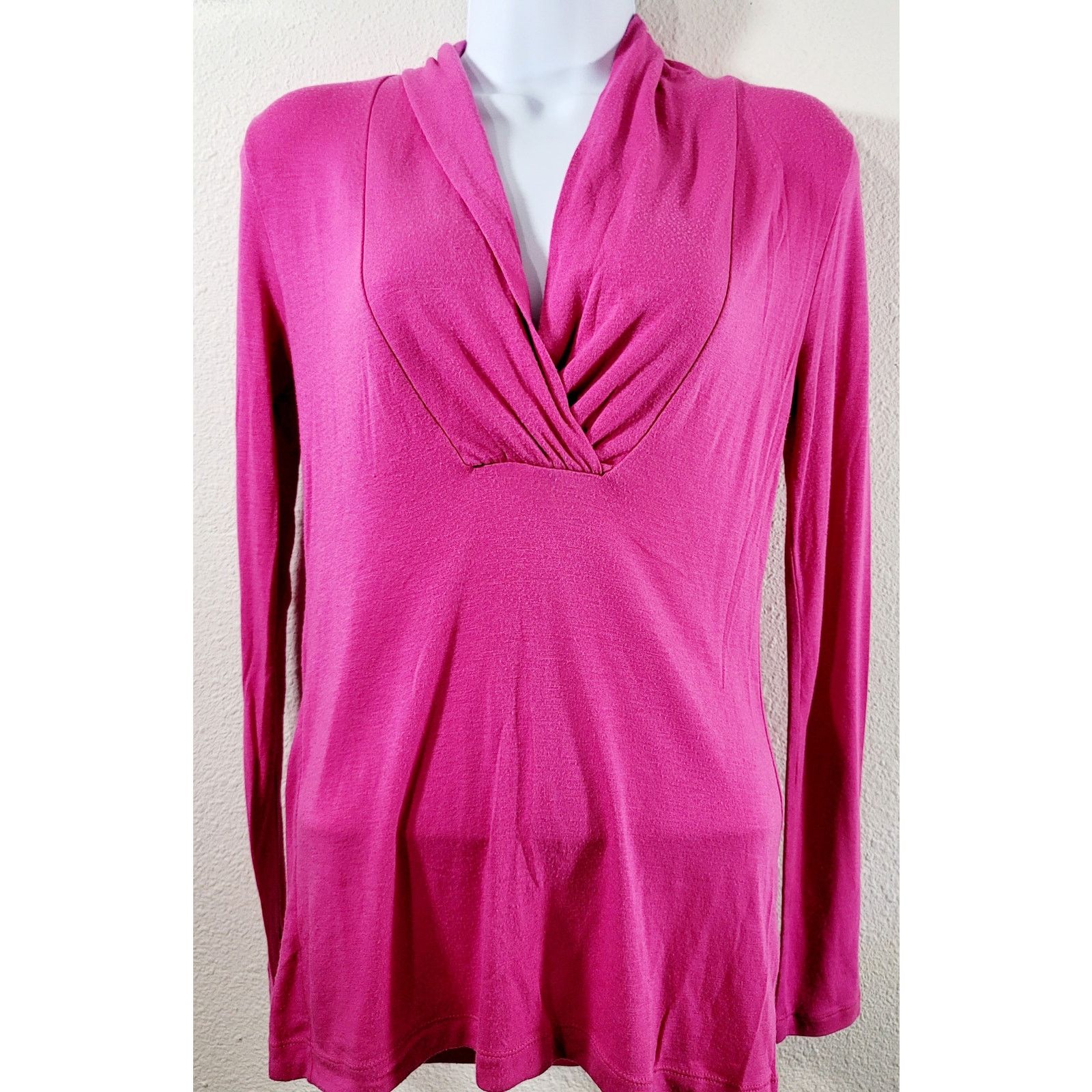 Banana Republic Banana Republic Dark Pink Fold Down Collar Top Small Soft Size S / US 4 / IT 40 - 1 Thumbnail