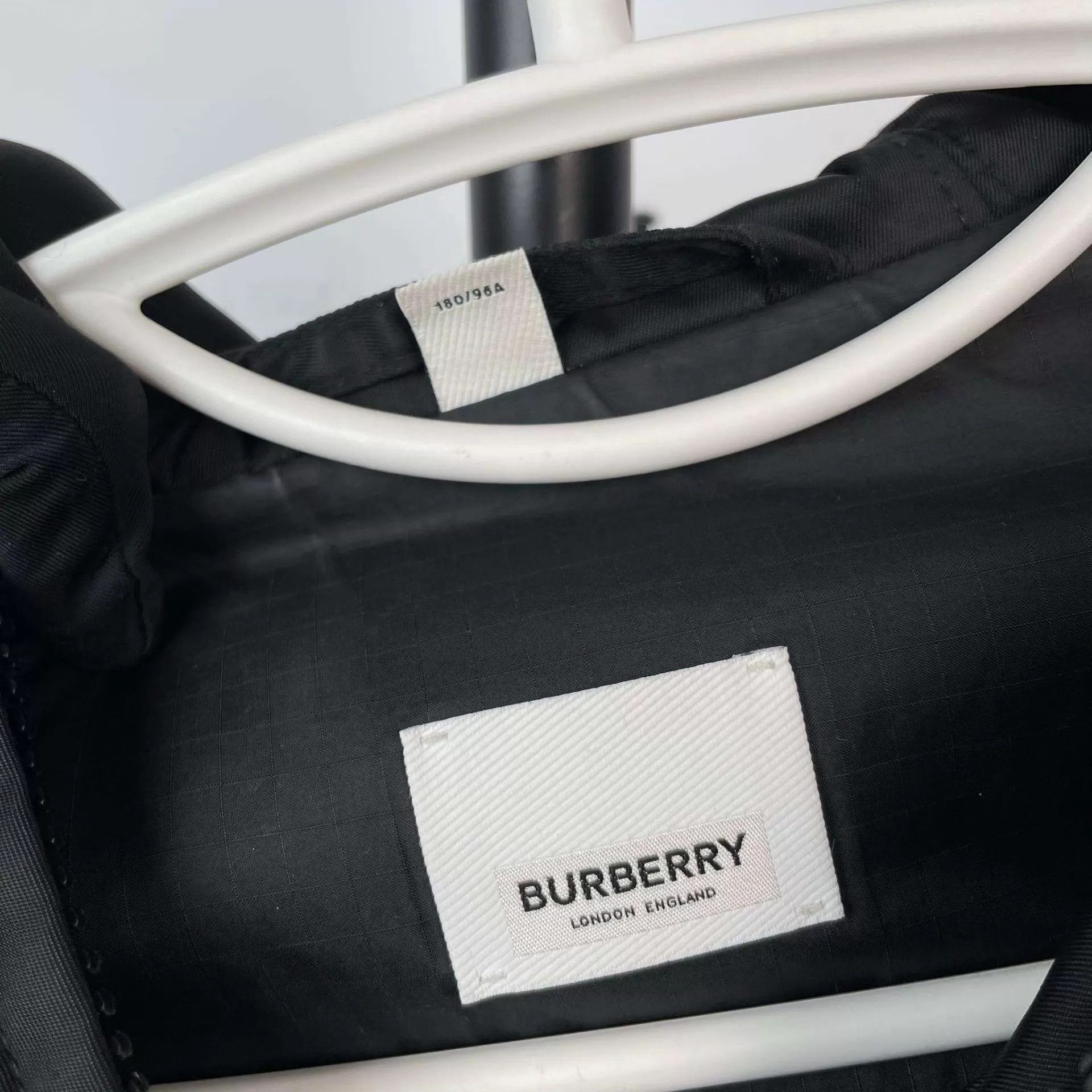 Burberry Burberry Horseferry Print Cotton Puffer Jacket M Black Size US M / EU 48-50 / 2 - 5 Thumbnail