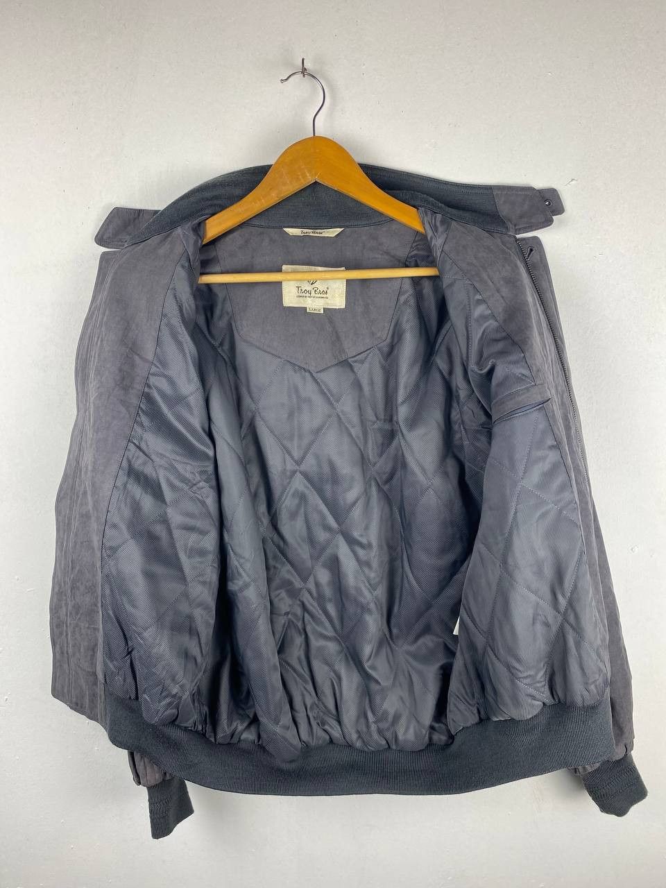 Japanese Brand troy bros japanese brand velvet bomber jacket nice design Size US L / EU 52-54 / 3 - 6 Thumbnail