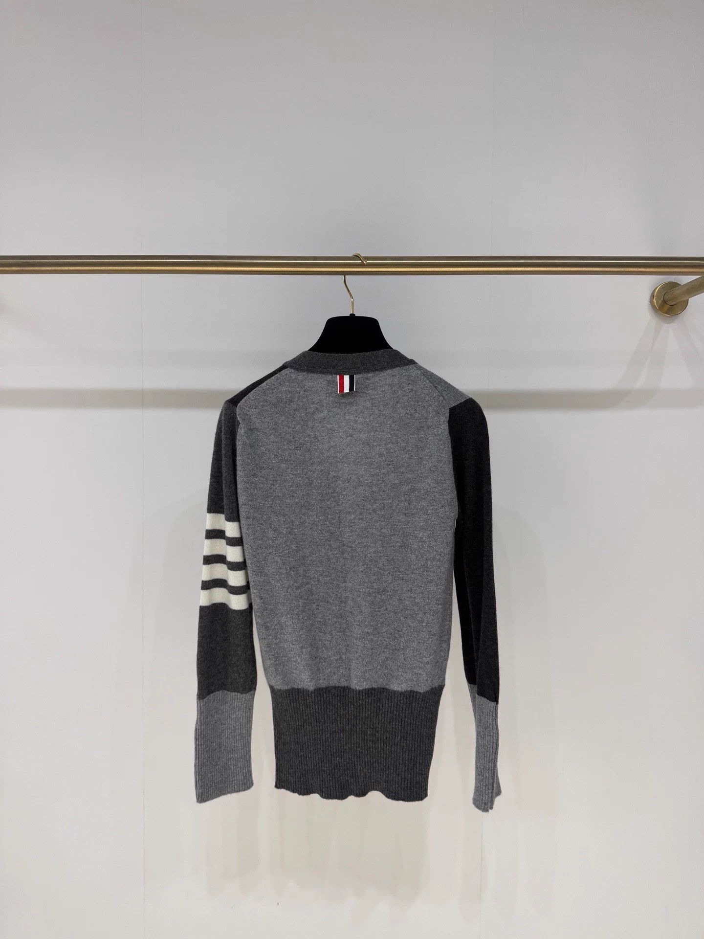 Thom Browne Thom Browne Gray 100% Cashmere Cardigan Size 38 New Size S / US 4 / IT 40 - 5 Thumbnail
